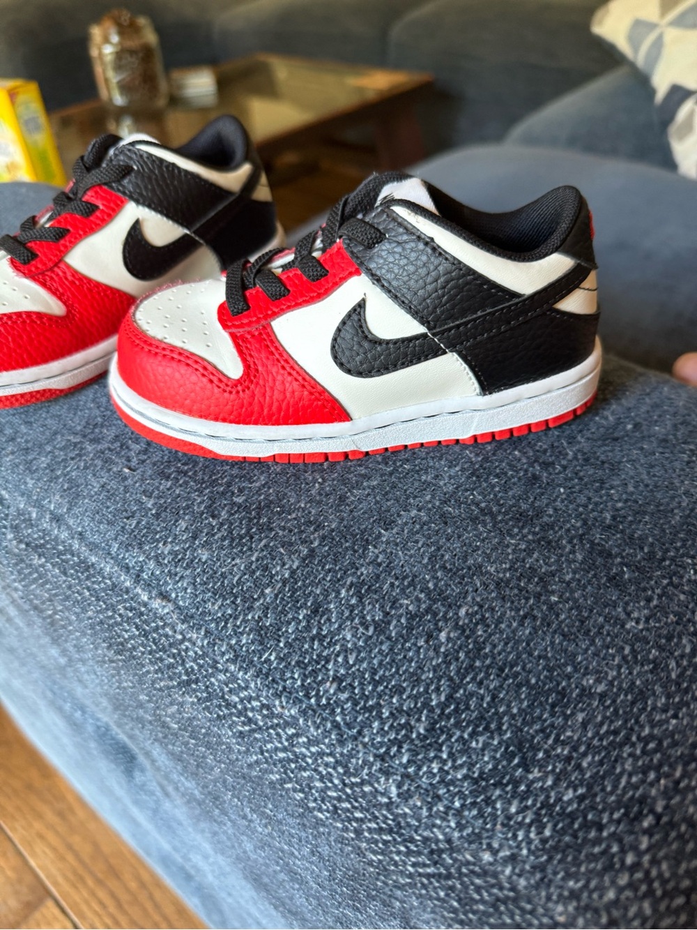 Nike Kids Low-Top Sneakers in Red, Black & White